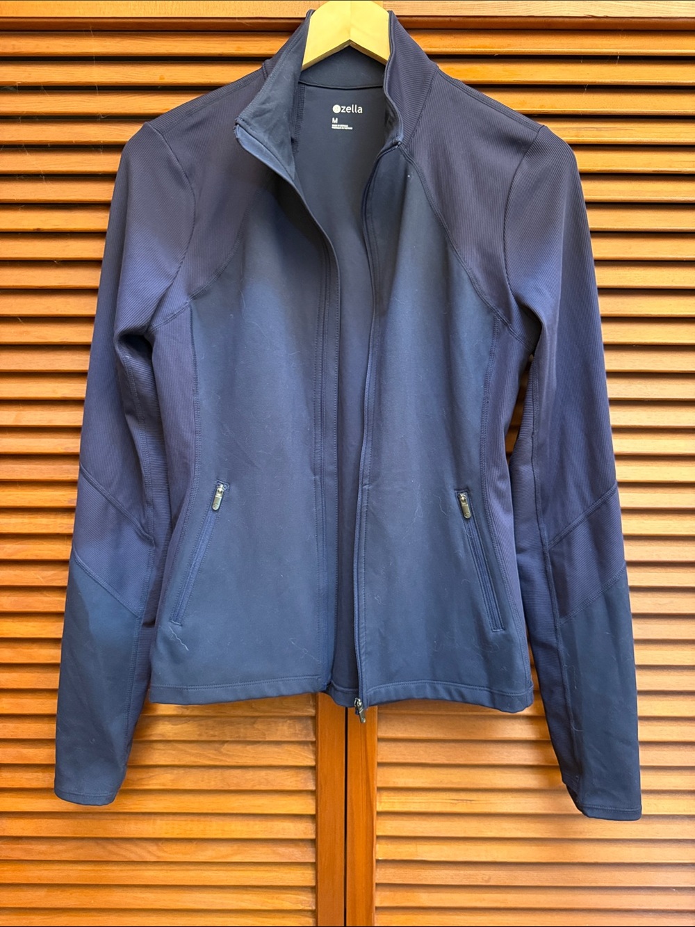 Zella Women's Navy Full-Zip Jacket - Medium like new!